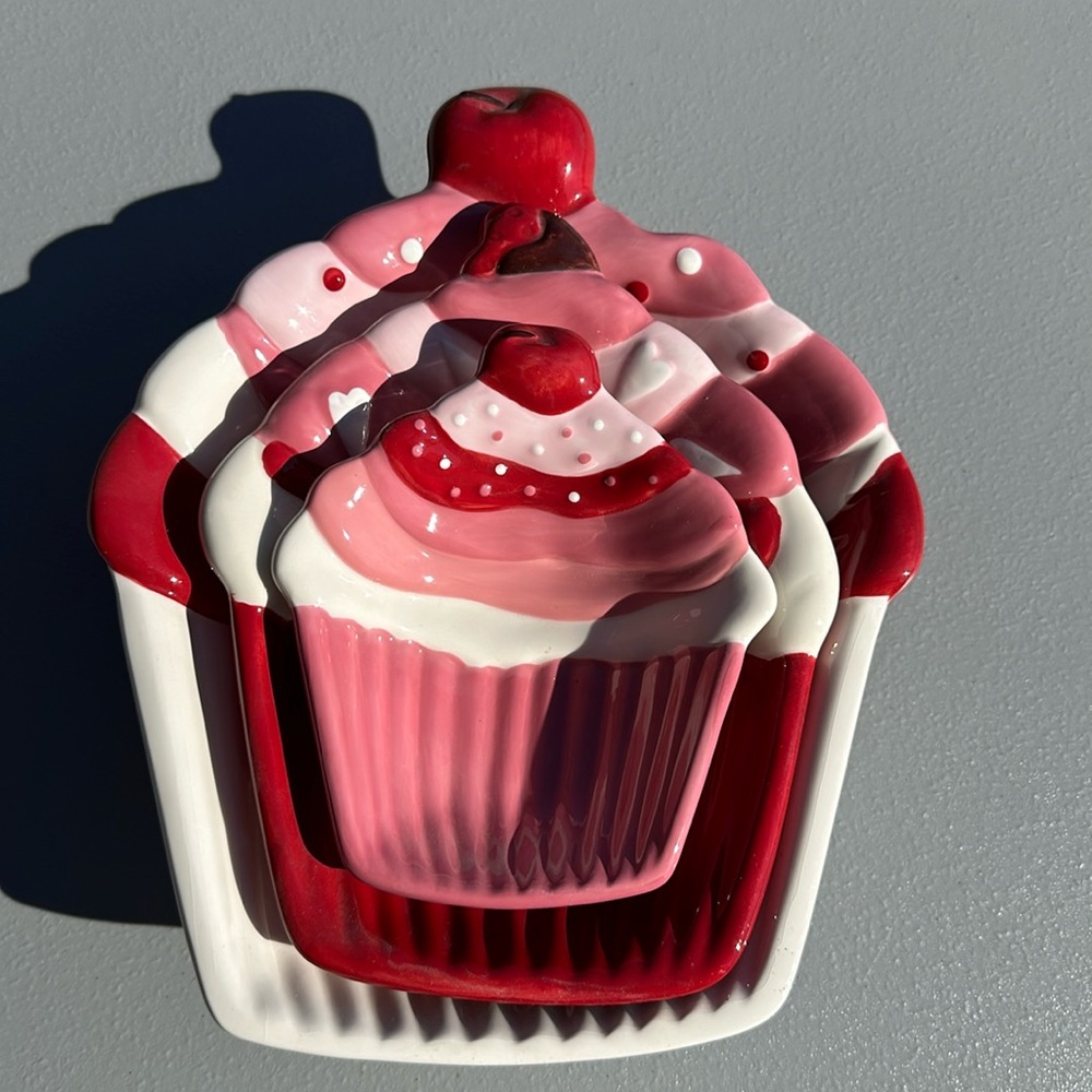 Cupcake nesting bowls